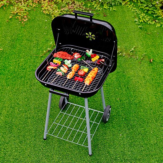 Garden Grill with Hinged Lid + Wheels