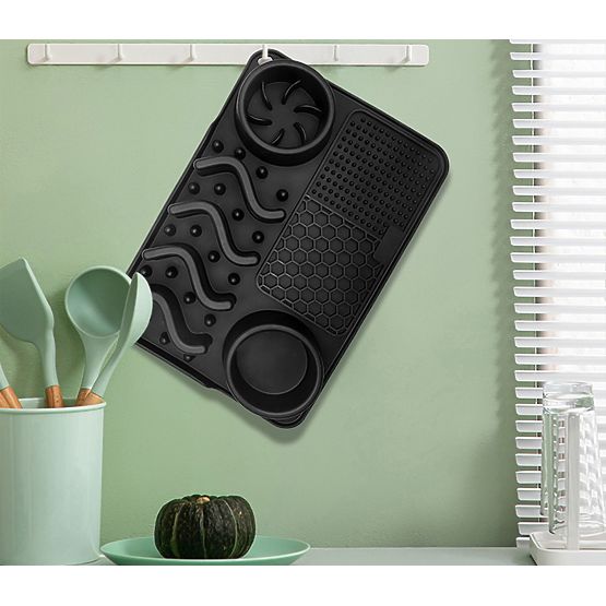 GREEN SLOW FEEDING LICK MAT