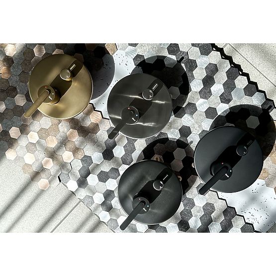 Rea Ontario Black Concealed Shower Set + BOX