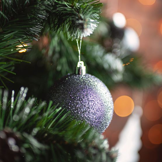 SILVER CHRISTMAS BALLS 36PCS 311433C